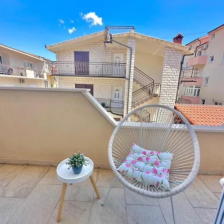 Niko Apartment